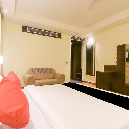 Super Collection O Starlight Hotell Kānpur Eksteriør bilde