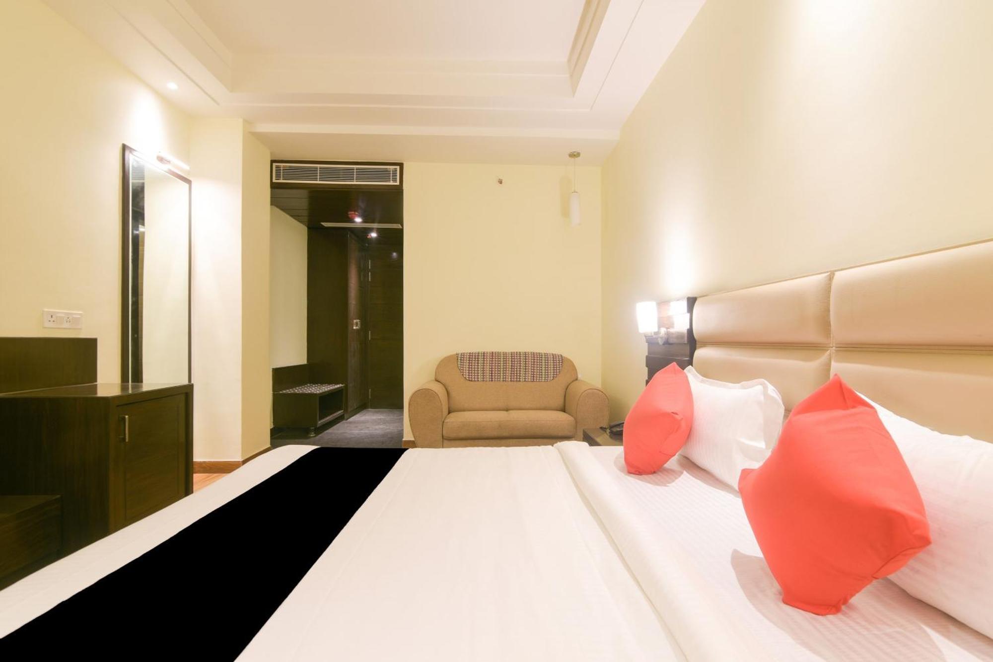 Super Collection O Starlight Hotell Kānpur Eksteriør bilde