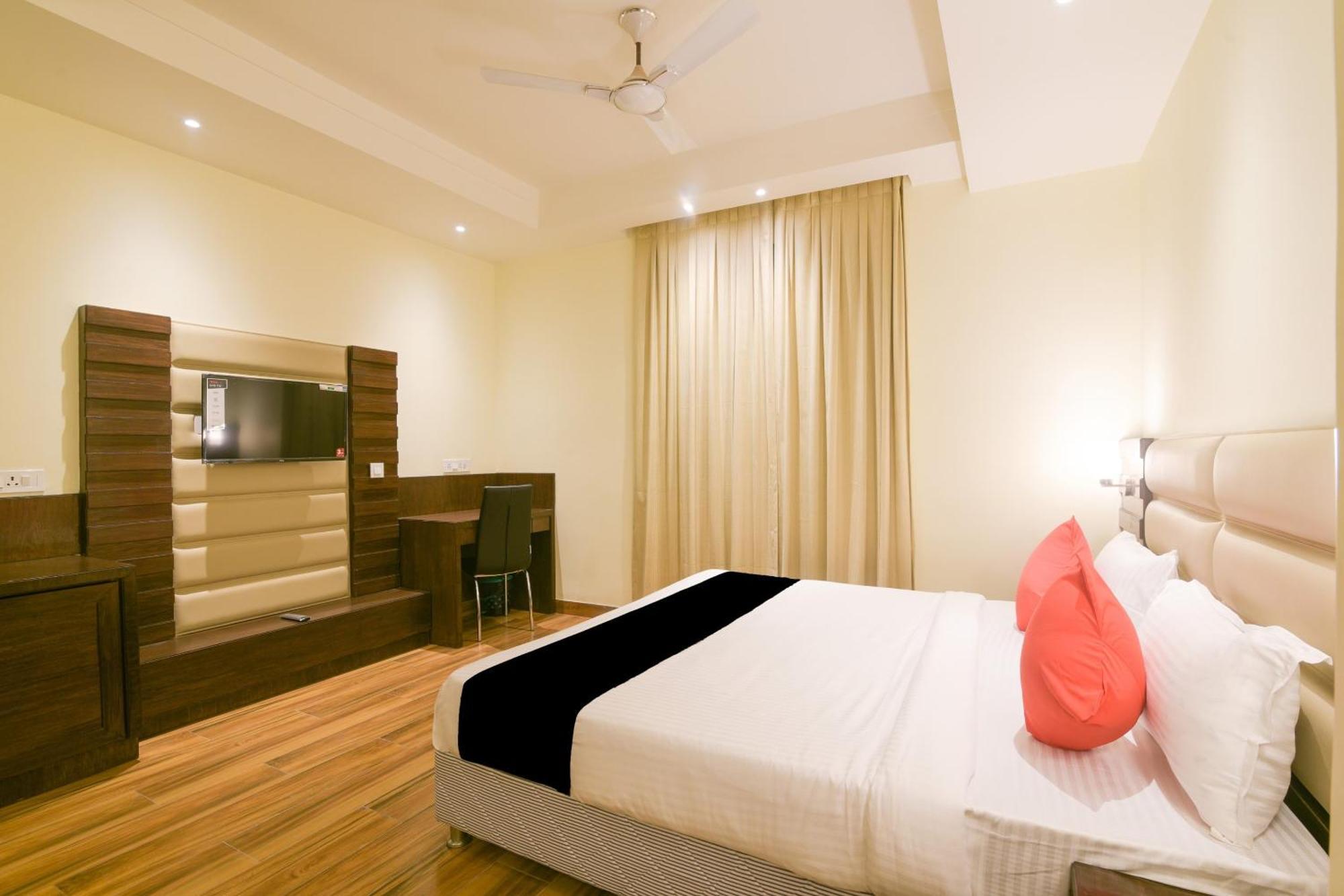 Super Collection O Starlight Hotell Kānpur Eksteriør bilde
