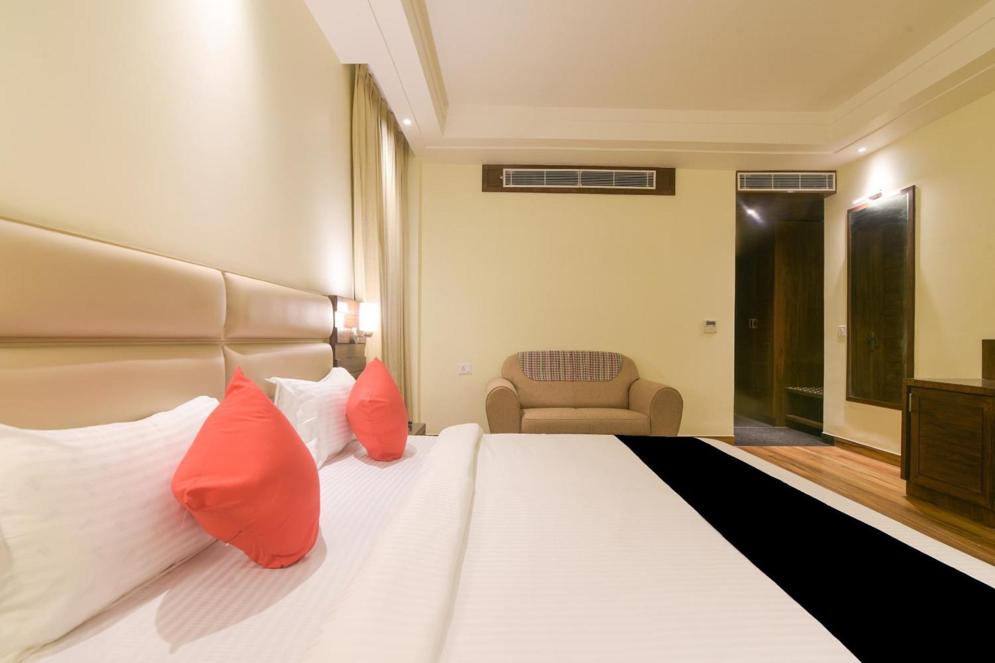 Super Collection O Starlight Hotell Kānpur Eksteriør bilde