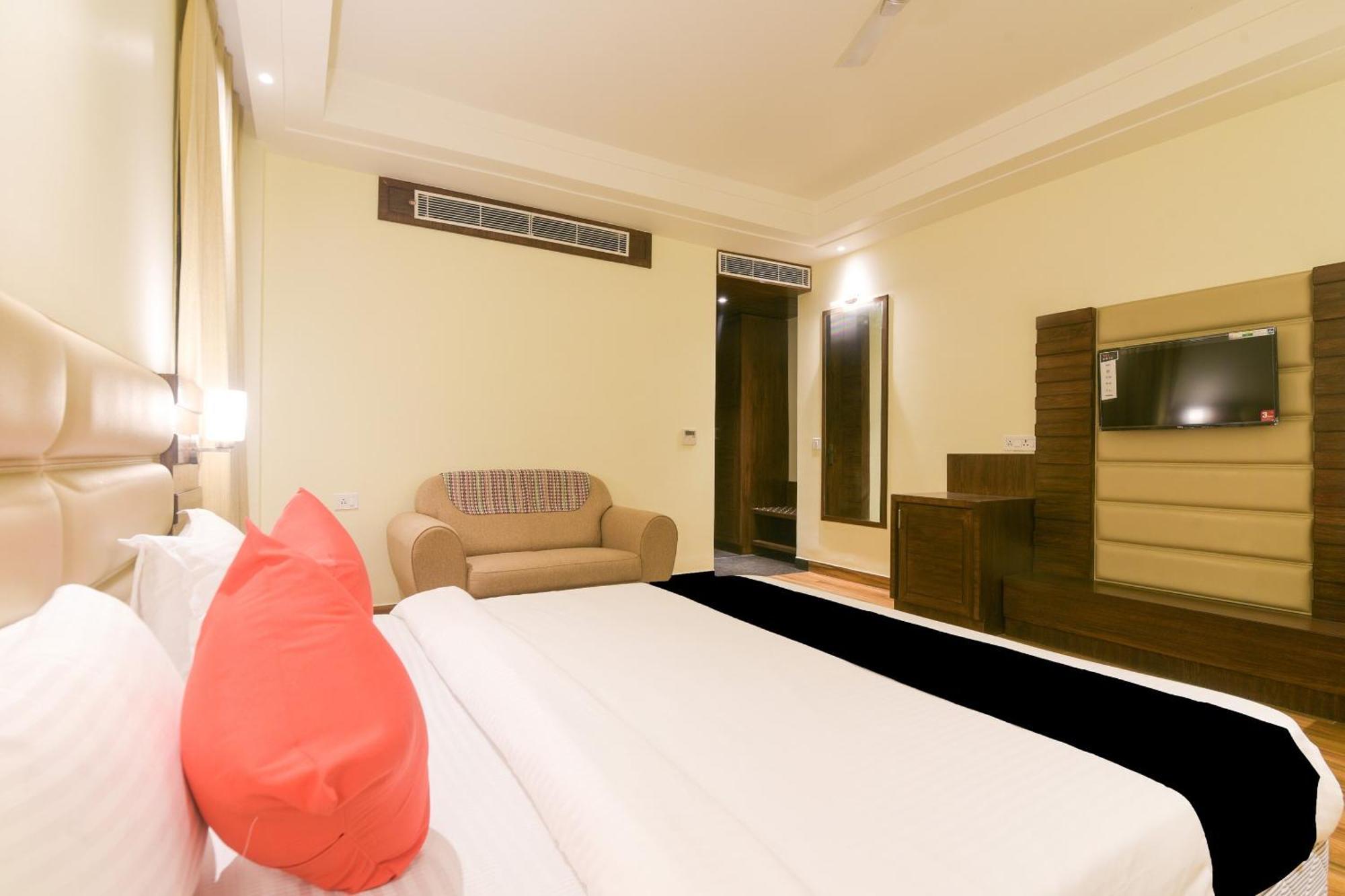 Super Collection O Starlight Hotell Kānpur Eksteriør bilde