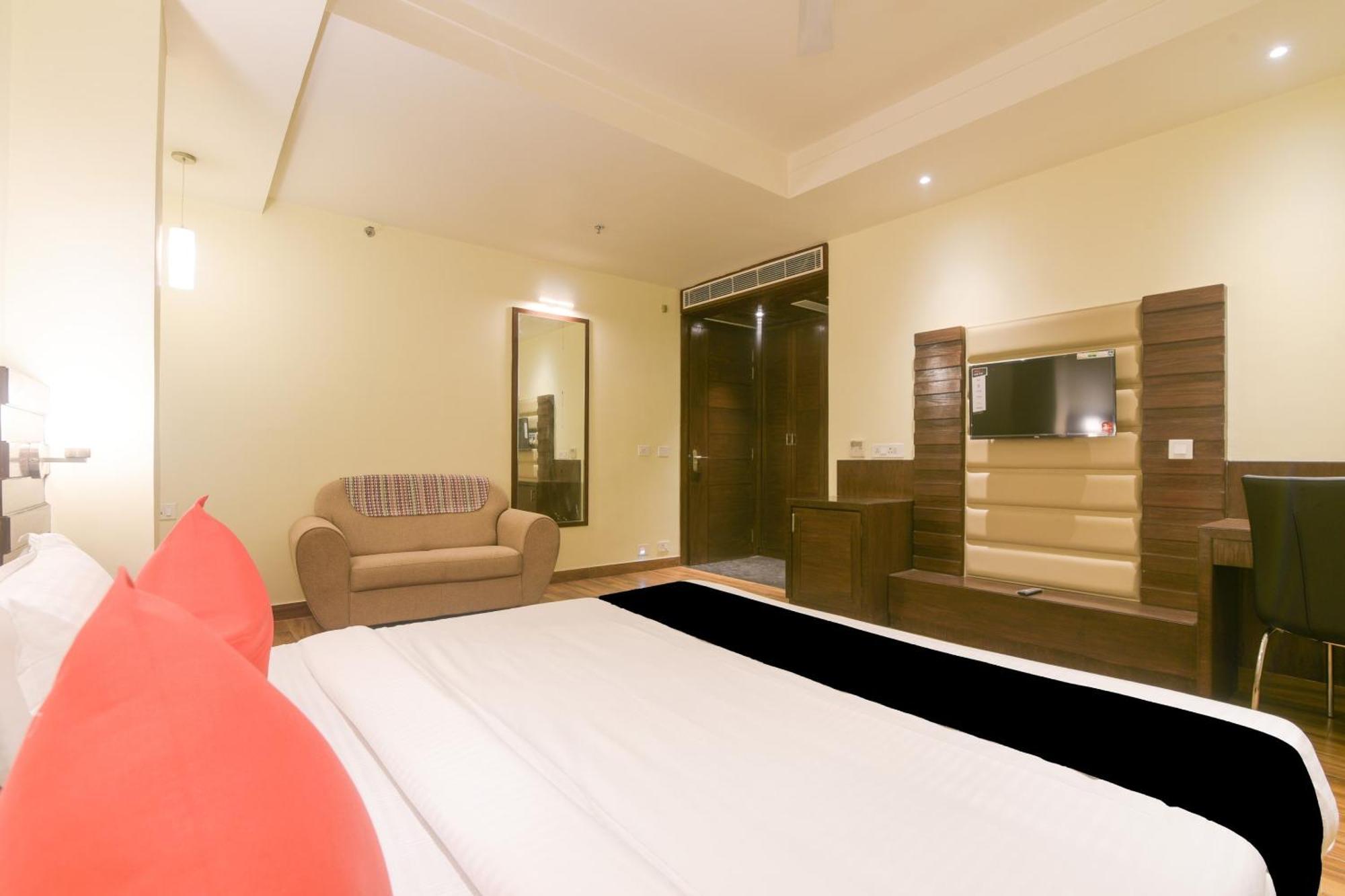 Super Collection O Starlight Hotell Kānpur Eksteriør bilde